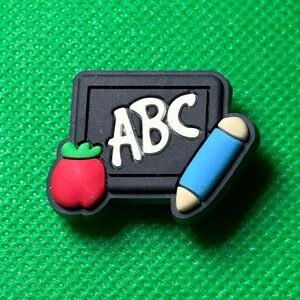 🌼 (5/$10 or 10/$15) NEW “I LOVE School” Croc Charm Collection Teacher Crayons